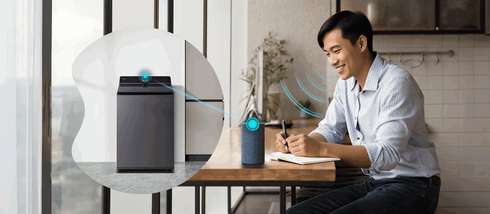 Máy giặt cửa trên LG màu xám kết nối với loa thông minh để điều khiển bằng giọng nói